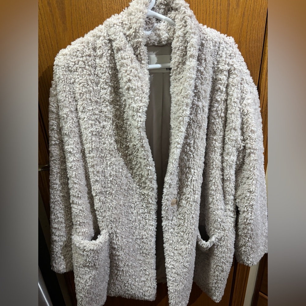 Wilfred Cream Fleece Jacket Aritzia size L